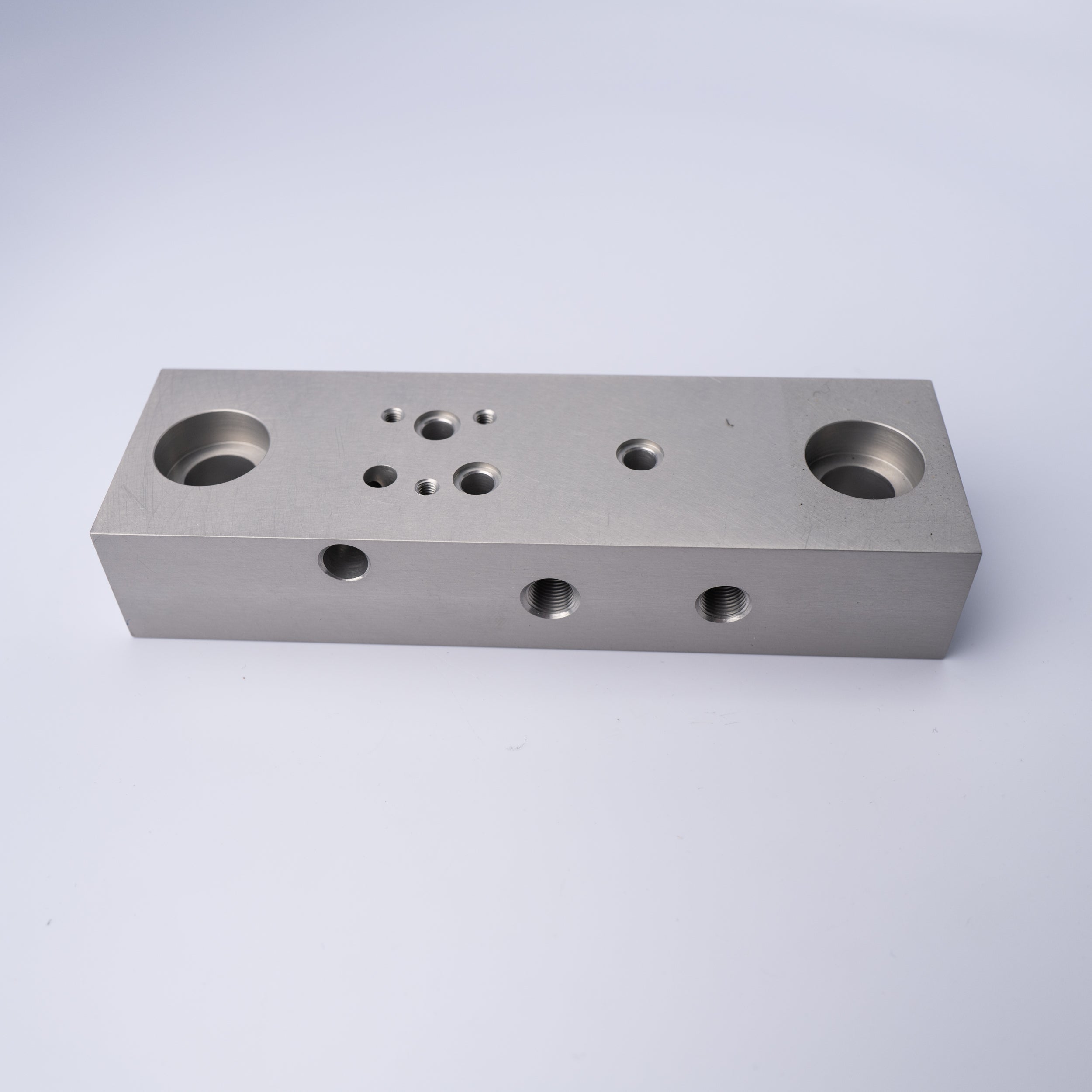PA3-0701 MANIFOLD BLOCK- MACHINED/ ANOD - Mathers Controls