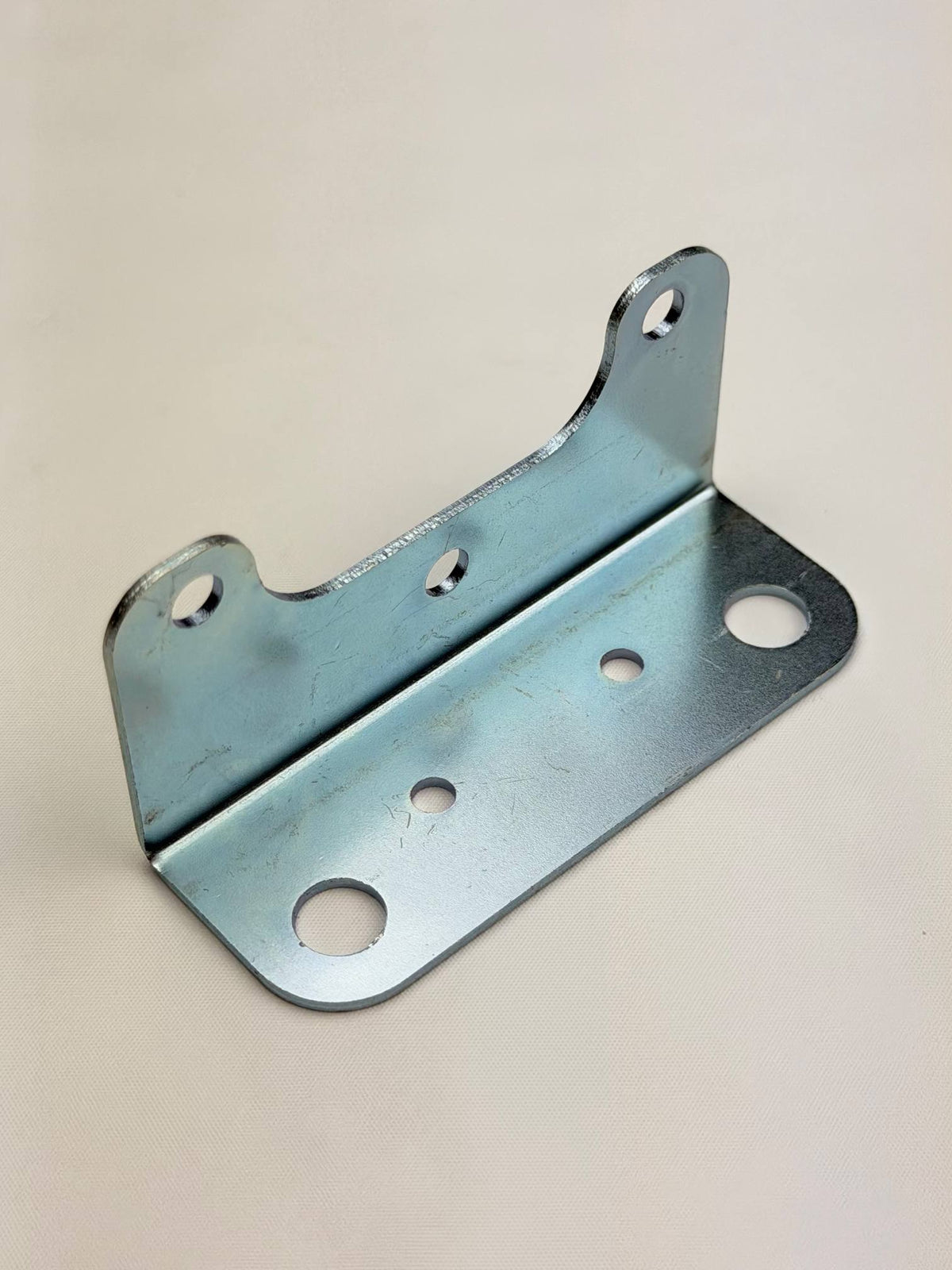 EB-09921 BRACKET, MOUNTING, REGULATOR ( - Mathers Controls