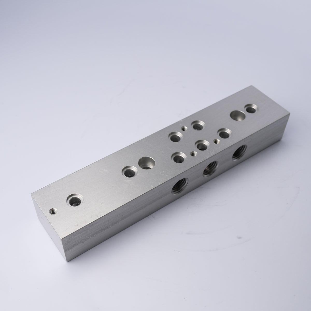 SV2-1902 MANIFOLD (4-WAY,SIDE PORT) - Mathers Controls